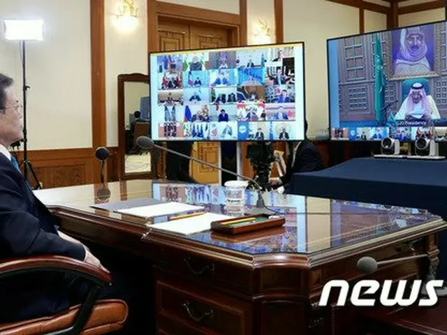 文大統領、ASEANプラス3特別ビデオ会議に参加=必須人材の交流を強調(提供:news1)