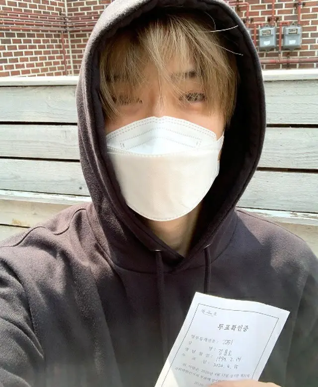 ジェヒョン（NCT 127）、マスク着用で投票“認証”=「投票完了」（提供:OSEN）