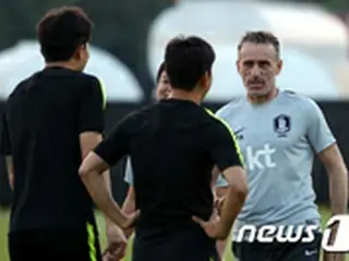 サッカー韓国代表監督ベント氏、4か月ぶりに韓国へ＝22日、到着後”自宅隔離”に