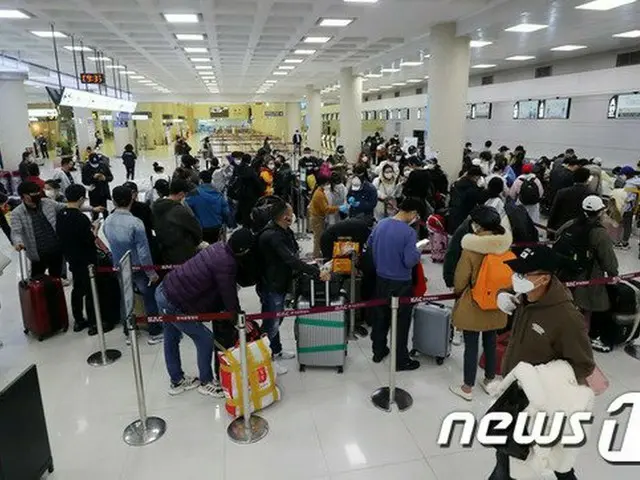 「新型肺炎被害で故国へ」、不法滞在者の出国申告が航空券なしでも可能に＝韓国（提供:news1）