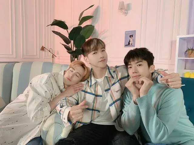 韓国ボーイズグループ「2PM」メンバーのニックンとJun.Kとウヨンが三人そろって近況を知らせた。（画像提供:OSEN）