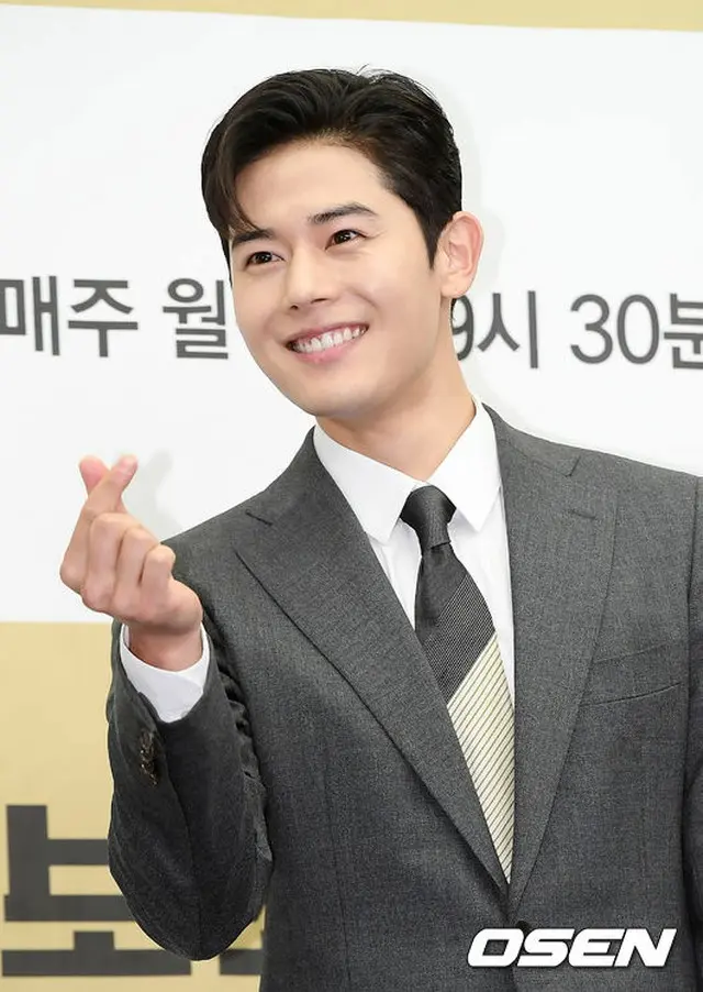 俳優キム・ドンジュン（元ZE:A）、マスク広告モデル料を全額マスクで寄付（提供:OSEN）
