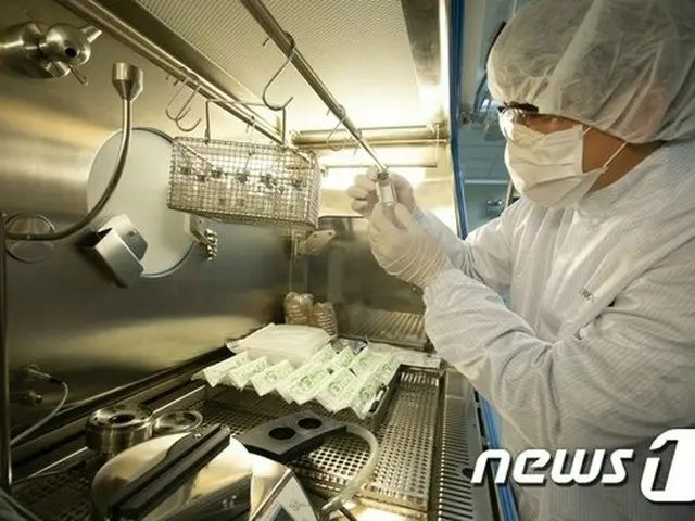 韓国のセルトリオンの研究陣が新型コロナの治療抗体の開発研究をしている（提供:news1）