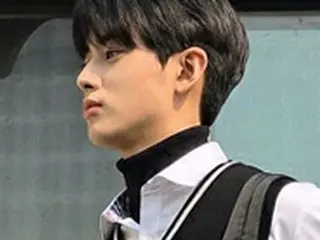 「PRODUCE X 101」出身キム・ミンギュ、少女マンガの王子様のような制服ビジュアルで魅了