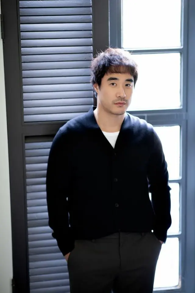 俳優ペ・ソンウ、アーティストカンパニーと再契約を締結 「互いにポジティブなシナジー効果を」（画像:OSEN）