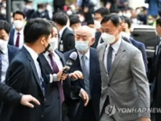 全斗煥元大統領が1年ぶり出廷　光州事件に絡む名誉棄損＝韓国