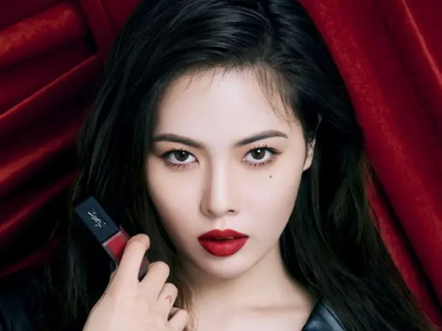 ヒョナ、”真っ赤なリップスティック”でセクシーかつ魅惑的な画報公開（画像:OSEN）