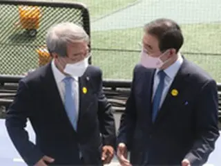 野球場訪問したソウル市長「段階的入場を提案…賃貸料支援」＝韓国
