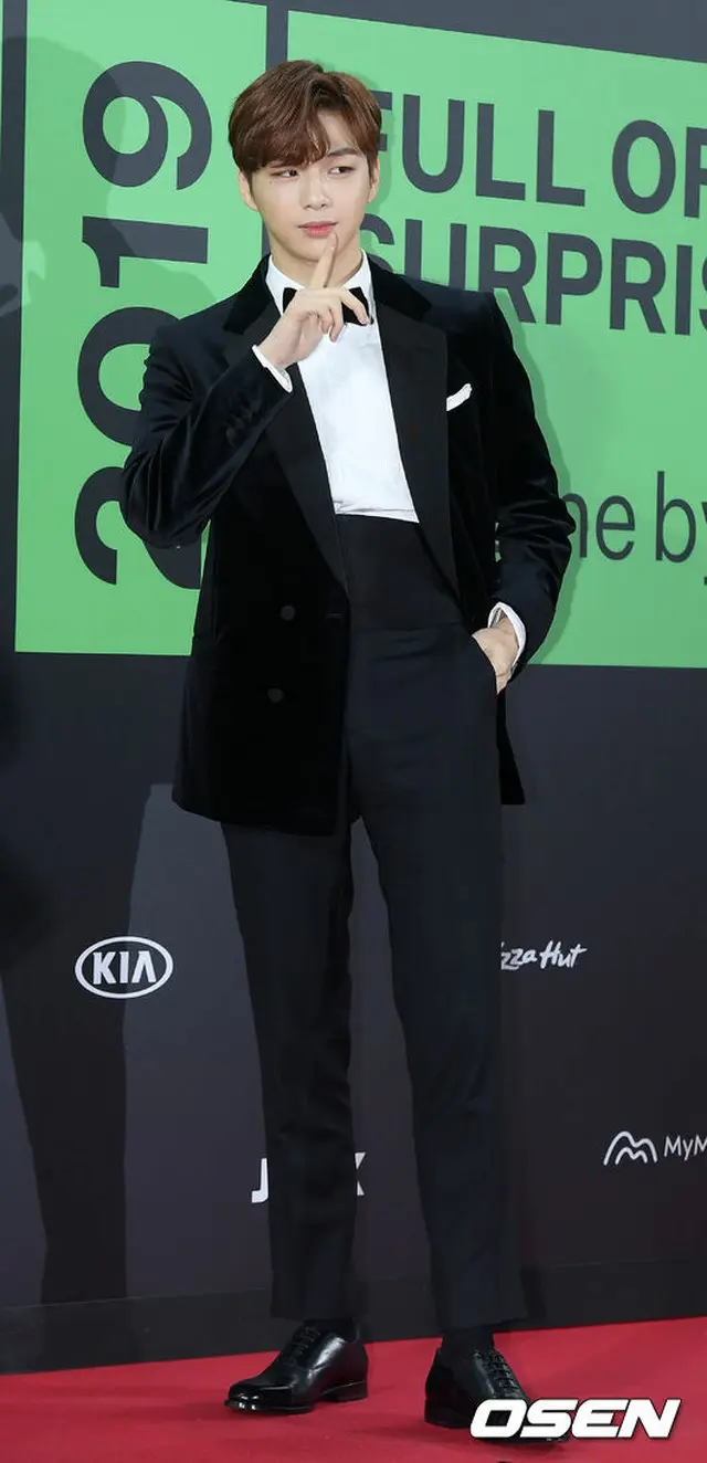カン・ダニエル、「ダンスの線が美しいアイドル」1位に…2位はJIMIN（BTS）（提供:OSEN）