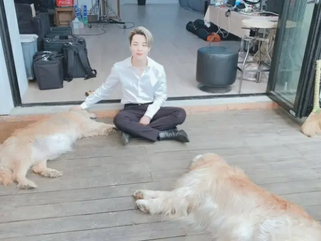 公式SNSに写真をアップした「BTS(防弾少年団)」JIMIN。(提供:OSEN)