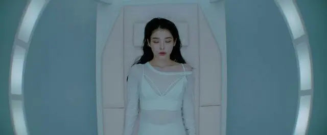 IU、「BTS（防弾少年団）」SUGAとのコラボ新曲「eight」をリリース、日本でもトレンド入りなど反響大（画像提供:OSEN）