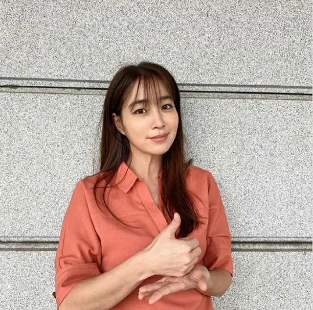 女優イ・ミンジョン、“おかげさまチャレンジ”に賛同、次の参加者に夫のイ・ビョンホンを指名（提供:OSEN）