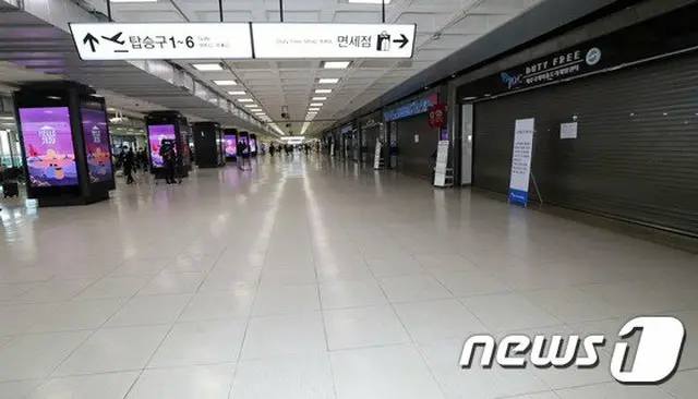休業に突入している韓国チェジュ国際空港の免税店（提供:news1）