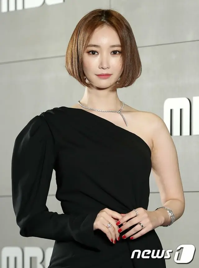 女優コ・ジュンヒが悪質ネットユーザーらとの長い戦いを終えた心境を明かした。（提供:News1）