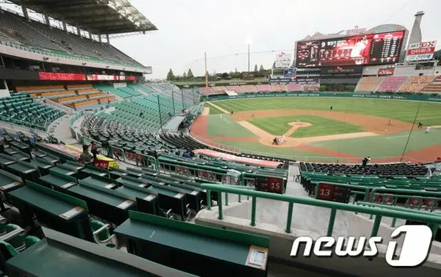 プロ野球の観客動員なくなるか…梨泰院発の「新型コロナ」感染拡大が影響で（提供:news1）