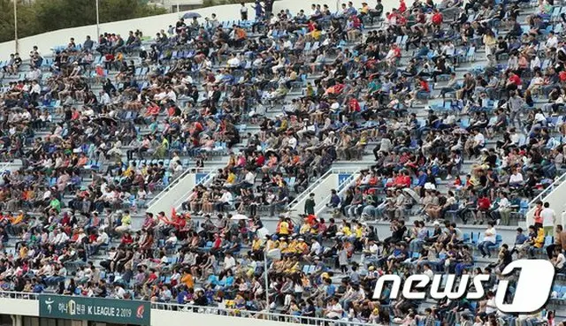 Kリーグ釜山アイパーク、無観客スタジアムでサポーターが” LANケーブル応援”実施へ（画像:news1）