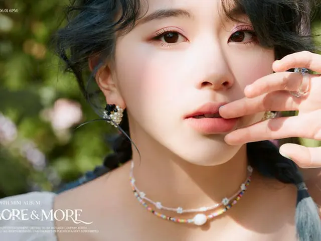 「TWICE」チェヨン、「MORE ＆ MORE」ビジュアル公開（提供:OSEN）
