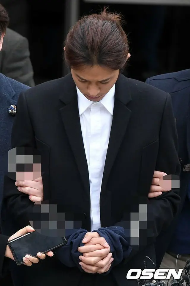“集団性暴行”歌手 チョン・ジュンヨン、拘置所での近況公開… 「立って歌って」と強要され質問攻めも（画像提供:OSEN）