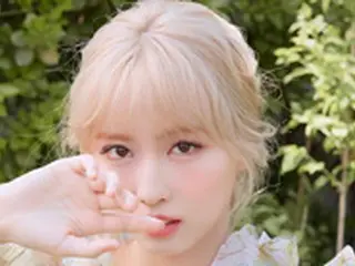 モモ（TWICE)、新曲「MORE ＆ MORE」ビジュアル公開 ”日差しに包まれた妖精”