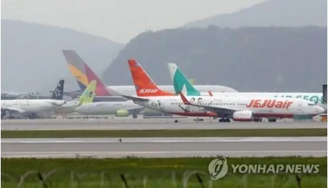 仁川国際空港に駐機中の旅客機（資料写真）＝（聯合ニュース）