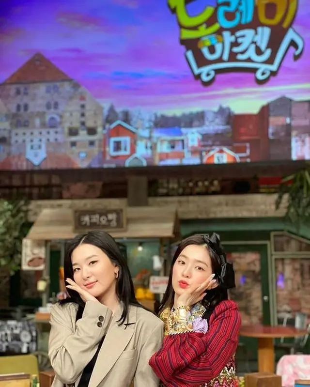 「Red Velvet」スルギ＆アイリーン、「驚きの土曜日」の放送が楽しみになる美しい撮影現場ショット公開（提供:OSEN）
