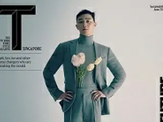 俳優パク・ソジュン、シンガポールのファッション誌に登場=カラースーツも完璧に着こなす