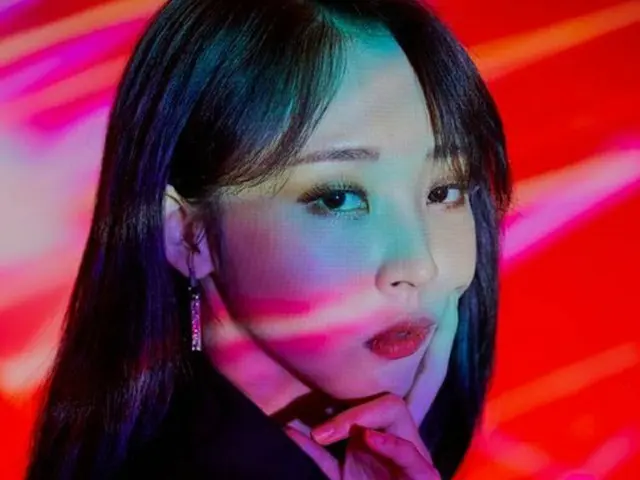 ムンビョル（MAMAMOO）、今日（30日）初の単独オンラインコンサート「門OON」開催.. 新曲「Absence」の舞台初公開（提供:OSEN）