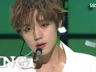 パク・ジフン、踊るたびにちらっと見える腹筋…“ウィンクボーイは忘れて”