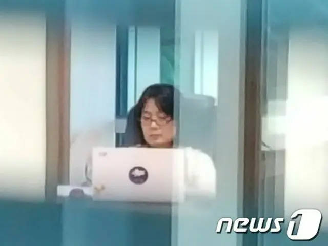 韓国の尹美香“共に民主党”比例代表議員は、1日 国会に初登院した（提供:news1）