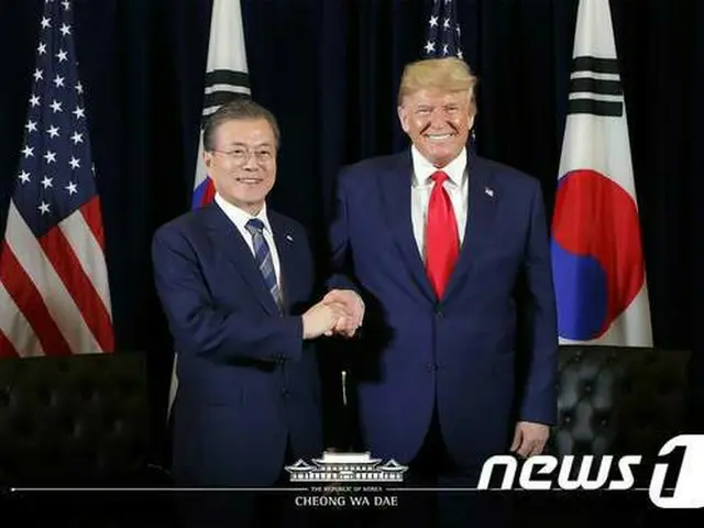 韓国の文在寅大統領は1日、トランプ米国大統領との通話でG7体制の拡大について話し合った（提供:news1）
