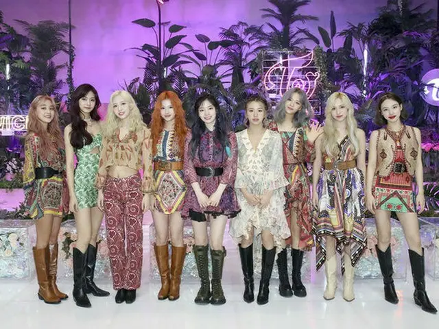 TWICE」、新曲「MORE＆MORE」が国内外のチャート1位席巻