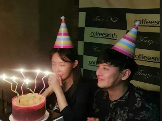 「U-KISS」出身イライ＆チ・ヨンス夫妻が結婚6周年を祝福した。（提供:OSEN）