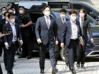 サムスントップ　無言のまま逮捕状審査へ＝韓国