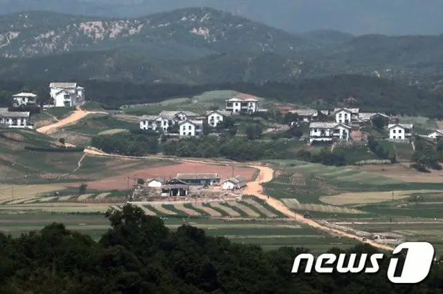 北朝鮮が南北間の通信連絡線を遮断・廃棄したという知らせは、文在寅政権にとって痛手であると報じられた（提供:news1）