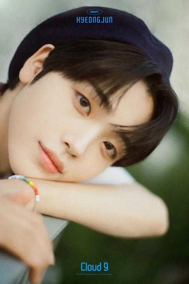 「CRAVITY」ヒョンジュン、感性の少年に変身...「Cloud 9」フォト公開（提供:News1）