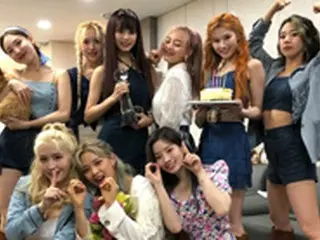 「TWICE」、音楽番組で100回目の1位…完全体9人で新譜「MORE ＆ MORE」が続ける快挙と成長