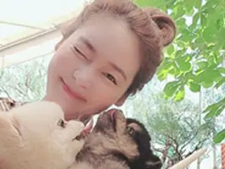 ソン・ユリ（Fin.K.L）、愛犬と幸せなひとときを公開、同僚イ・ヒョリも「あなたと似てる」とコメント