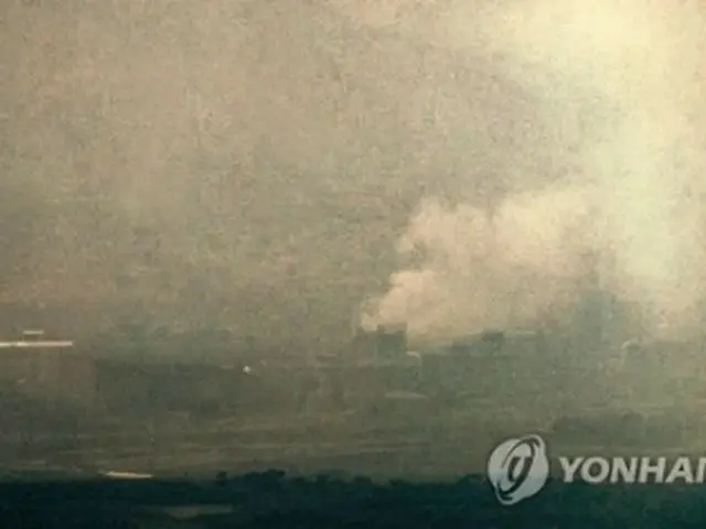 北朝鮮の朝鮮中央通信は１７日、北朝鮮・開城工業団地内にある南北共同連絡事務所の庁舎を１６日午後２時５０分ごろ爆破したと発表した。同事務所は２０１８年４月の南北首脳会談での「板門店宣言」に基づき、同年９月に開所した。爆破前と後の南北共同連絡事務所（朝鮮中央通信のホームページから）＝（聯合ニュース）≪転載・転用禁止≫