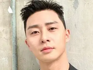 俳優のパク・ソジュン、韓国国家有功者の祖父が埋葬された墓を訪れる「また来ます」