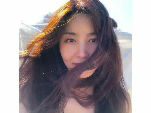 俳優パク・ソルミが女神の雰囲気いっぱいのセルカを公開した。（提供:OSEN）