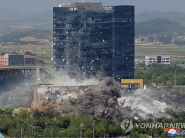 北朝鮮の朝鮮中央通信は１７日、南北共同連絡事務所の庁舎を１６日午後２時５０分ごろ爆破したと発表した＝（朝鮮中央通信＝聯合ニュース）≪転載・転用禁止≫