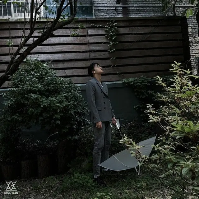 歌手RAVI（VIXX）が「APRIL」イ・ナウンと手を握り、梅雨にふさわしい新曲を発表する。（提供:OSEN）