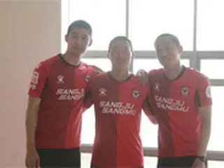 ＜サッカー＞“同伴入隊”ホ・ヨンジュン－シム・サンミン－キム・ヨンファン、「誇りを持って最善尽くす」