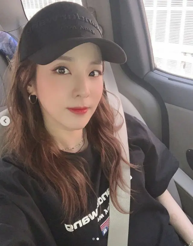 DARA（元2NE1）、”最強童顔”と話題（画像:OSEN）