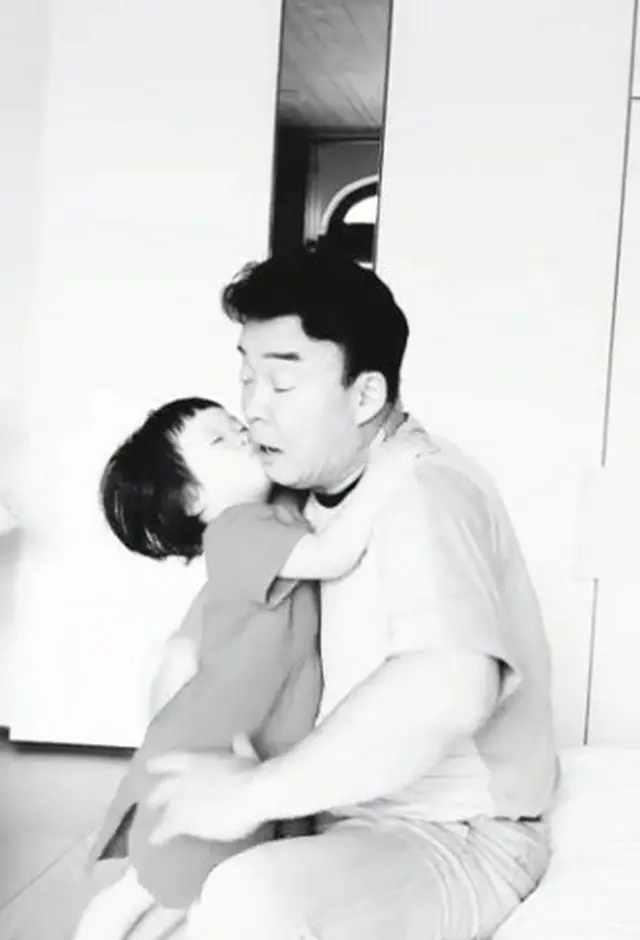 【トピック】女優ソ・ユジン、夫ペク・ジョンウォンと3人の子たちとの幸せな日常を公開（画像提供:OSEN）