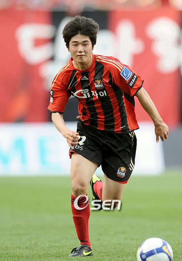韓国帰国のキ・ソンヨン、まずは治療に専念＝復帰先はFCソウルが有力と報道（画像:OSEN）