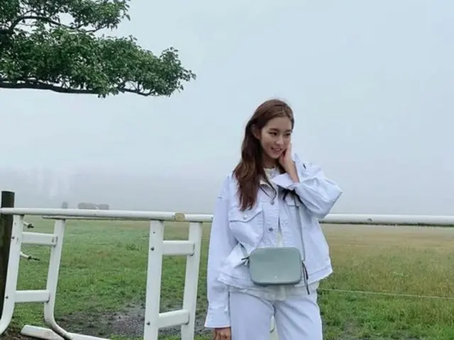 ユイ(元AfterSchool)、ピュアな全身ホワイトルック…拒食症の噂から脱却した“健康美”(提供:OSEN)