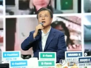 文大統領がセールイベントに出席　「今は消費が愛国」