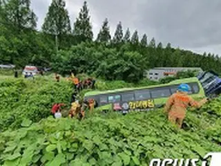 ダンプトラックが市外バスと追突…7人または8人が重軽症＝韓国市星州郡