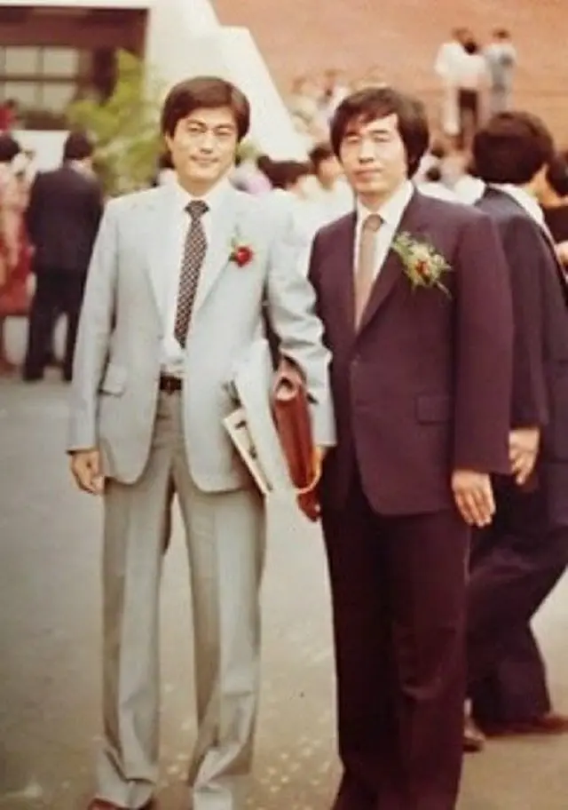 1982年司法研究院12期の終了式での故朴元淳ソウル市長と文在寅大統領（提供:news1）